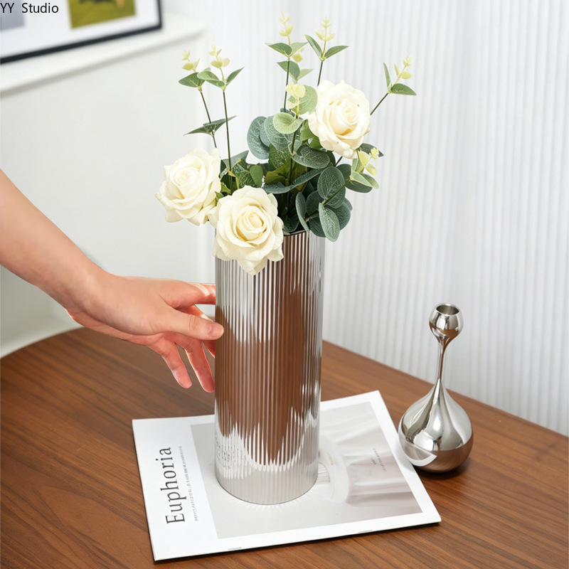Vase en acier inoxydable de lu - Desk Setup Minimalist avis et prix